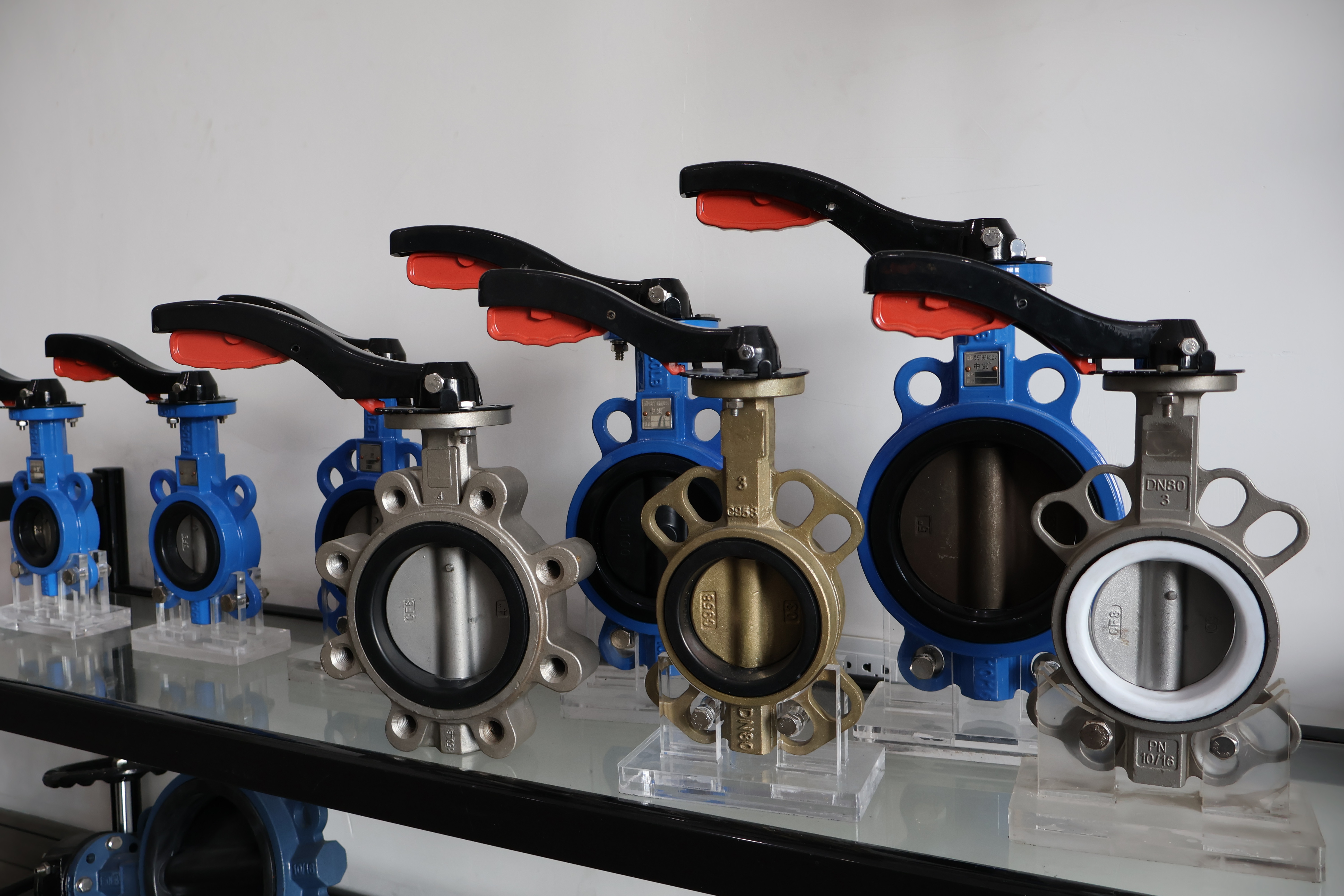 Những điều bạn phải biết khi mua van: Đừng lãng phí tiền của bạn trong bóng tối!